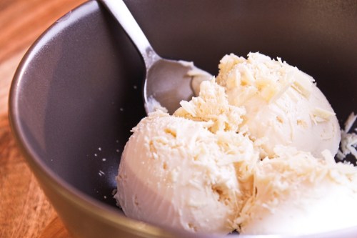 White chocolate cheesecake ice cream
